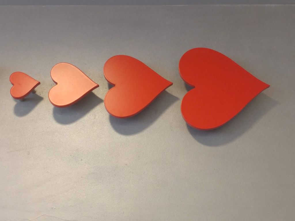 4 לבבות בשורה