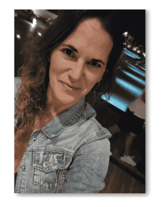 תמונה של שירי בזקט