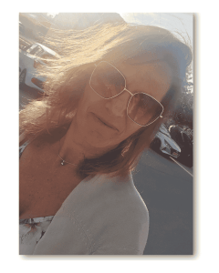 תמונה של שירי בשמש